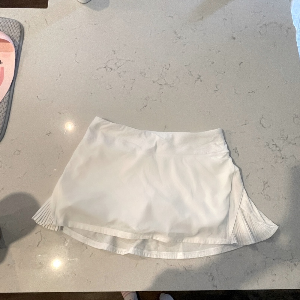 Lululemon Play Off the Pleats tennis skirt - white